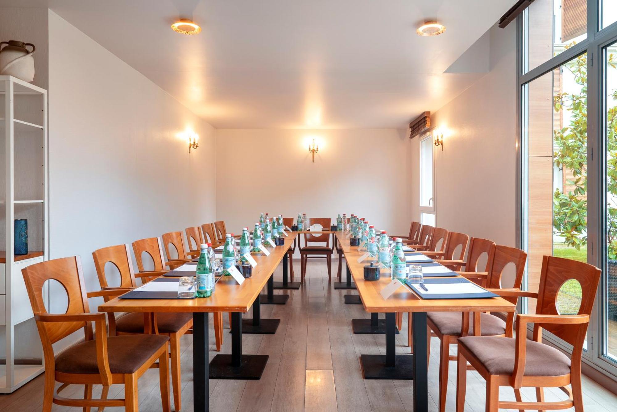 Residhome Paris-Guyancourt Ngoại thất bức ảnh