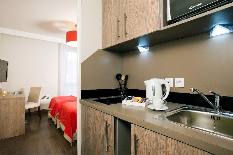 Residhome Paris-Guyancourt Ngoại thất bức ảnh
