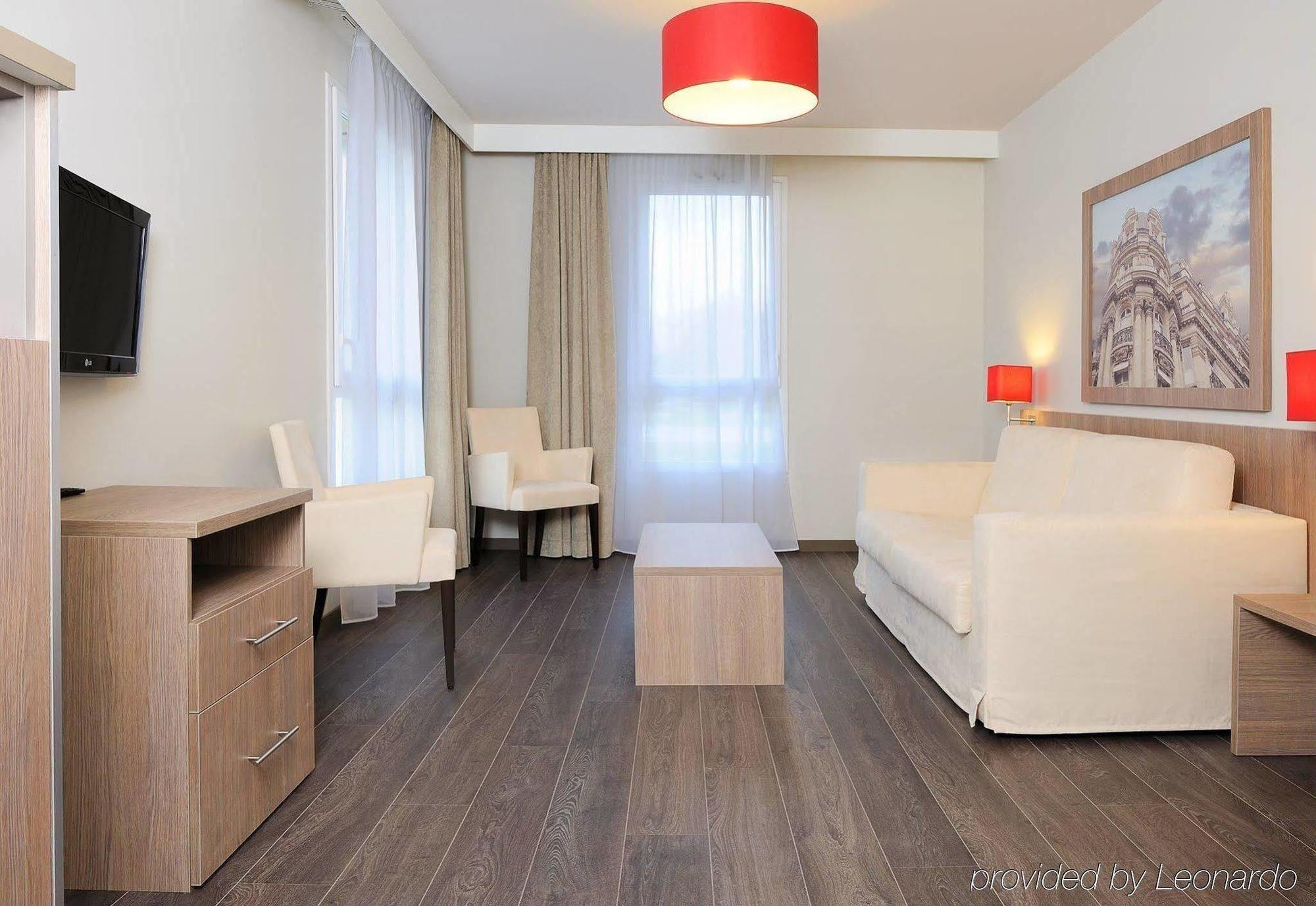 Residhome Paris-Guyancourt Phòng bức ảnh